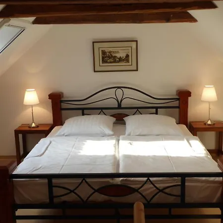 Gut Rattelvitz, Galerie E Mitte *