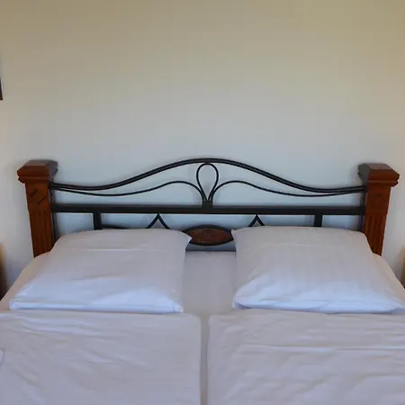 Gut Rattelvitz, Galerie E Mitte דירה