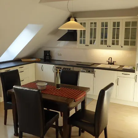 Gut Rattelvitz, Galerie E Mitte Gingst